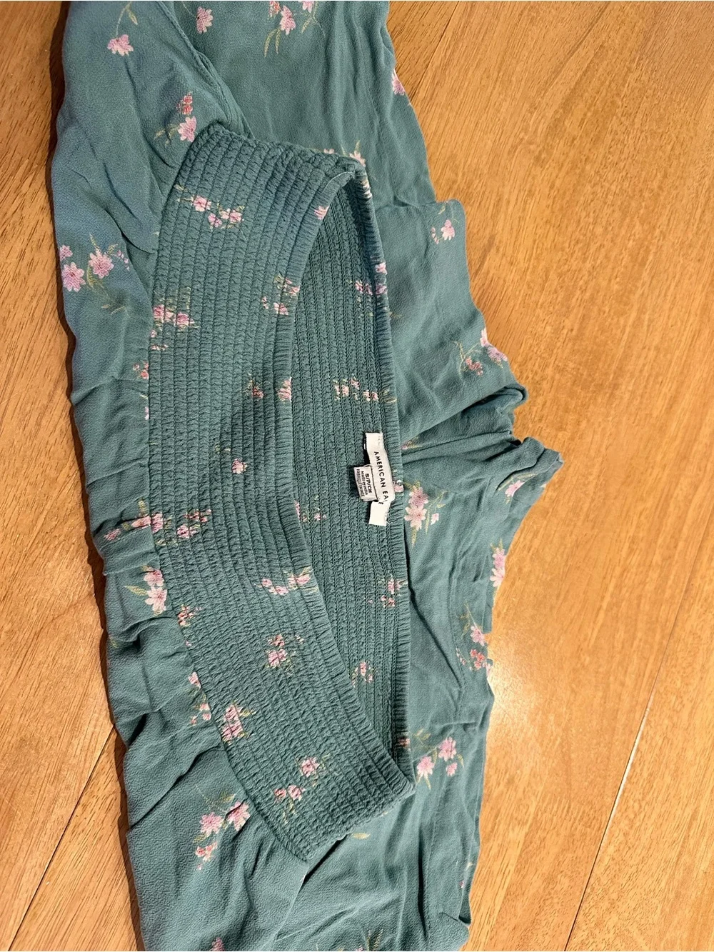 American Eagle Green and Pink Floral Smocked High-Waist Shorts Size Small